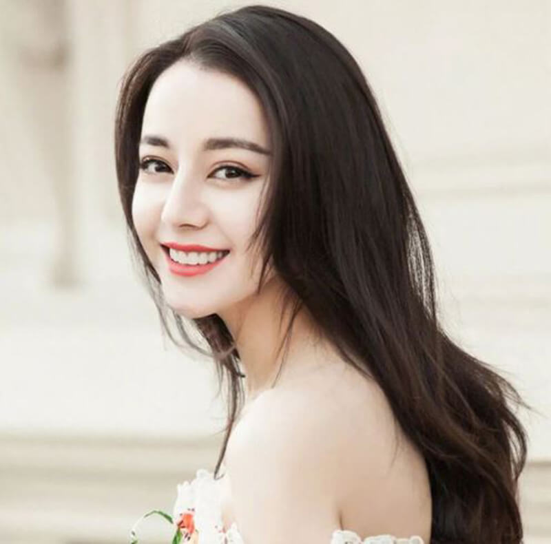 Con gái gò má cao?