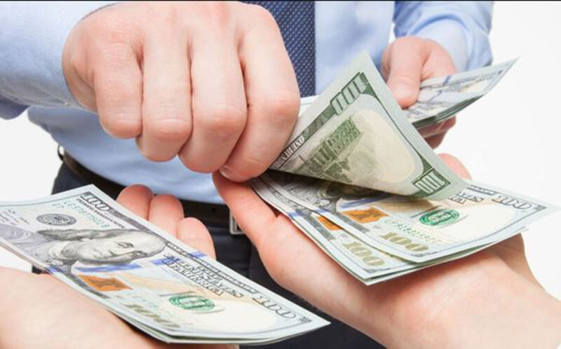 1. Giải mã giấc mơ được nhận lương