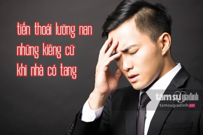 Có nên nghe lời mẹ đợi đoạn tang cha, tôi mới được cắt tóc và mặc quần áo có màu?