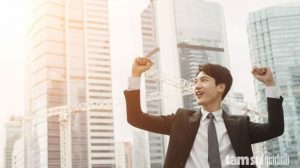 Sinh vào giờ Ngọ, sẽ khó khăn về công việc, muộn màng về tình duyên?
